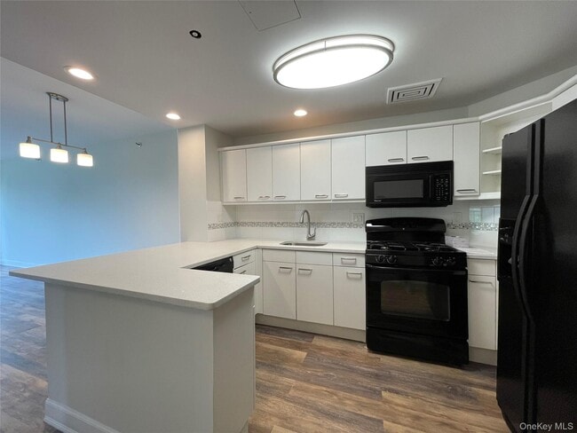 Building Photo - 50 E Hartsdale Ave