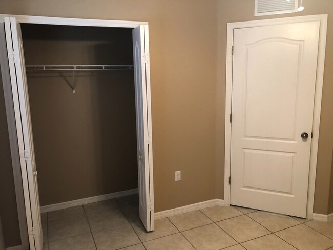 Building Photo - Coming Soon - 3 bedroom 2 bathroom single ...