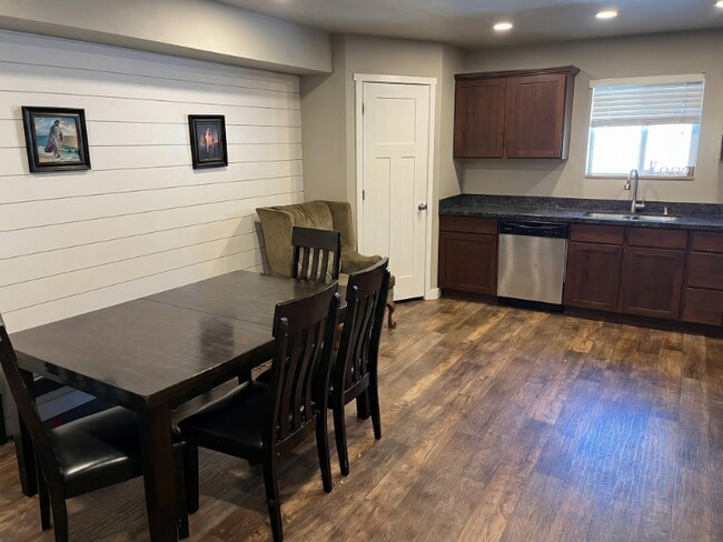 Foto del edificio - 285 N 680 E