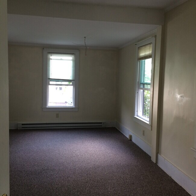 820 Western Ave Unit 101, West Brattleboro, VT 05301 Apartments in