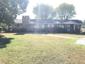 Building Photo - 520 1st St