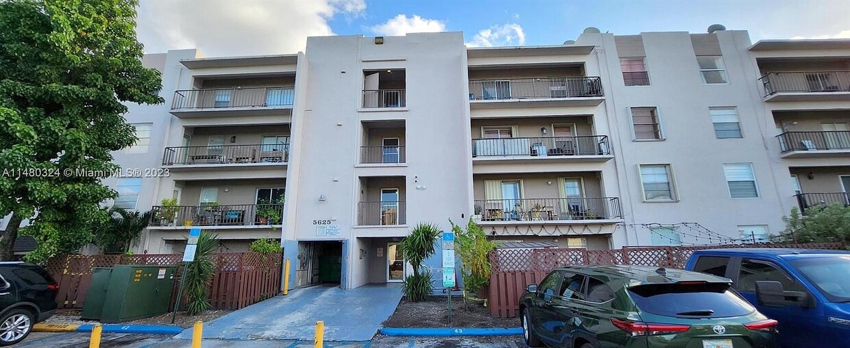 Primary Photo - 5625 W 20th Ave