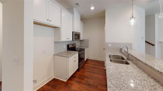 Building Photo - 6330 Scudders Dr