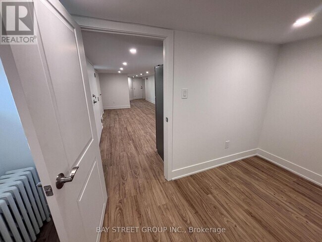 Photo du bâtiment - 1311 Pape Ave