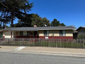 Building Photo - 730 Rosemont Ave