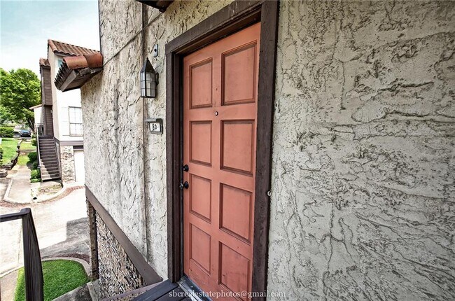 Foto del edificio - 3100 Fairfield Ave