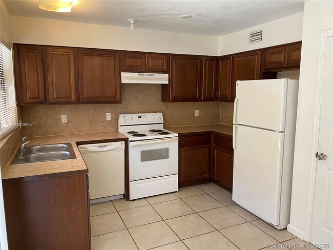 Foto del edificio - 4511 Treehouse Ln