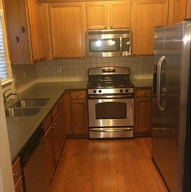 Foto del edificio - 1023 Nightfall Ct NW