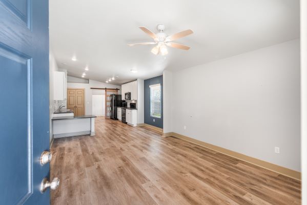 Foto del edificio - 2037 Sunnycrest St