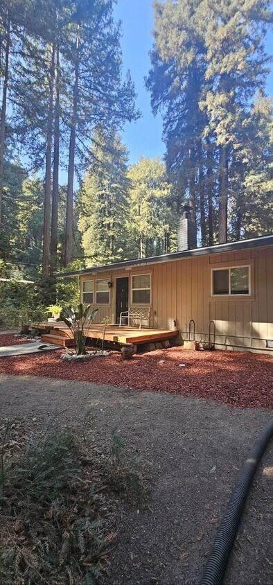 Primary Photo - Charming, Single-Level Home in a Tranquil ...