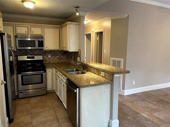 Foto del edificio - 21747 Deep Pines Dr