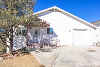 Building Photo - 1950 Emerald Dr