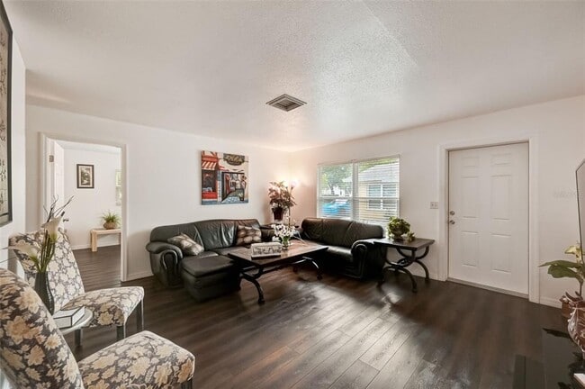 Foto del edificio - 618 S Osprey Ave