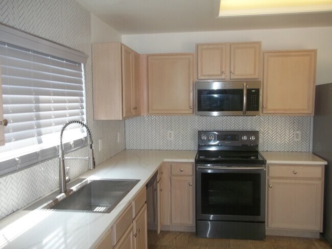 Foto del edificio - 2614 Stapleford Dr