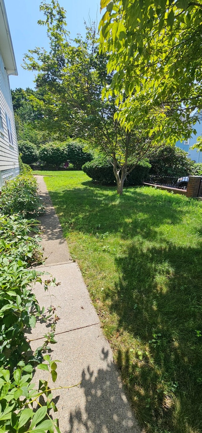 Photo - 80 Hillsdale Rd (Medford, MA) Apartment