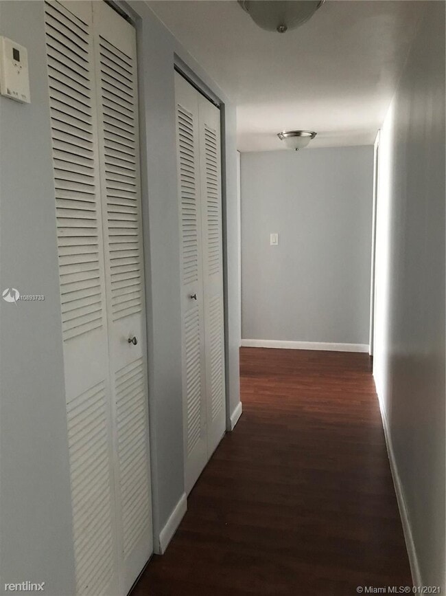 Building Photo - 2 br, 2 bath Condo - 781 N Pine Island Rd
