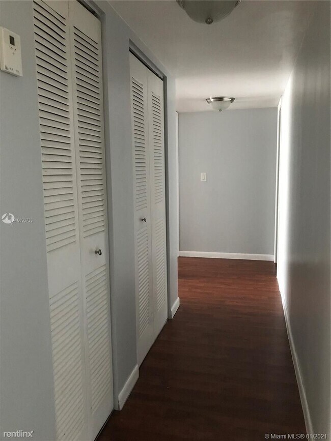Foto del edificio - 2 br, 2 bath Condo - 781 N Pine Island Rd