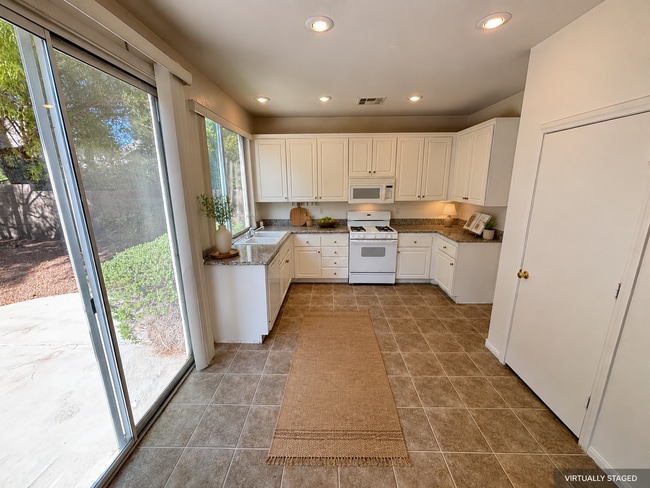 Foto del edificio - 10319 Splendor Ridge Ave