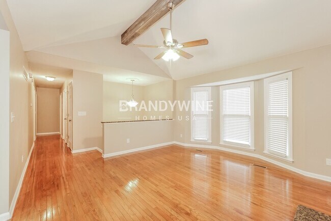 Foto del edificio - 4905 N White Ave