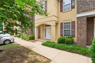 Building Photo - 13 Crossbow Pl