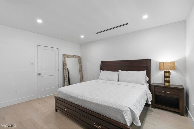 Foto del edificio - 1225 Fruitland Ave
