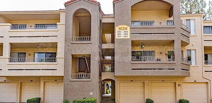 Building Photo - 1020 La Terraza Cir