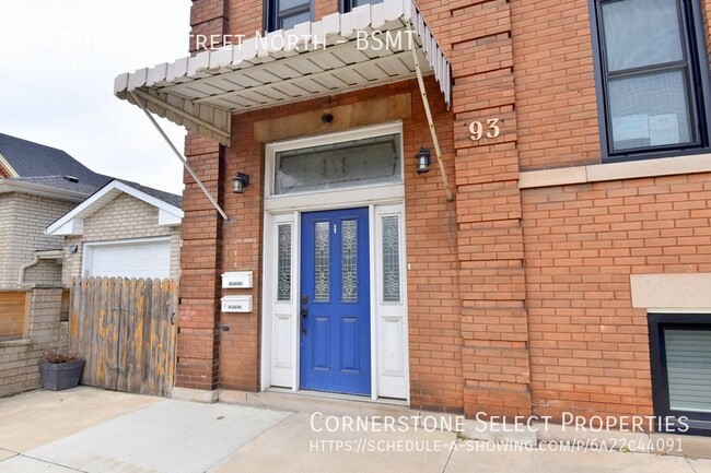 Photo du bâtiment - 93 Emerald St N