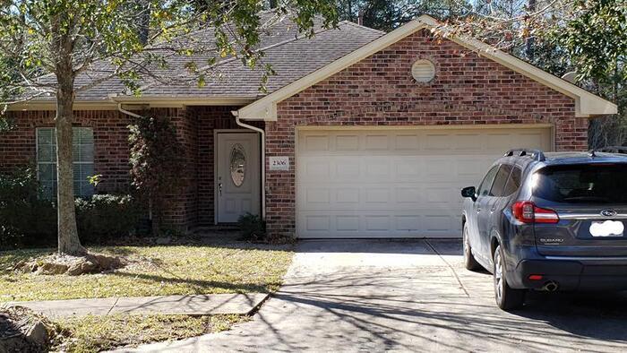 Foto principal - 2306 Hunter Park Ct, Conroe, TX, 77385