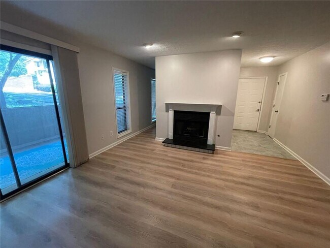 Foto del edificio - 1510 Wynnes Ridge Cir SE