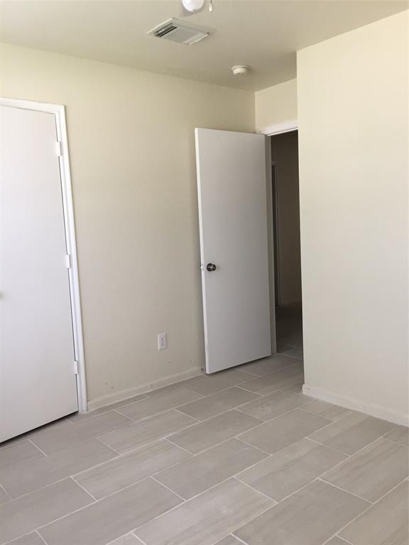 Building Photo - 12030 Christophers Walk Trail