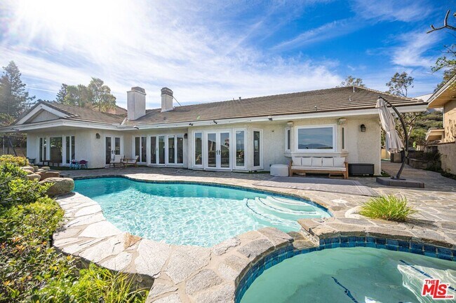 Foto del edificio - 6024 Paseo La Vista