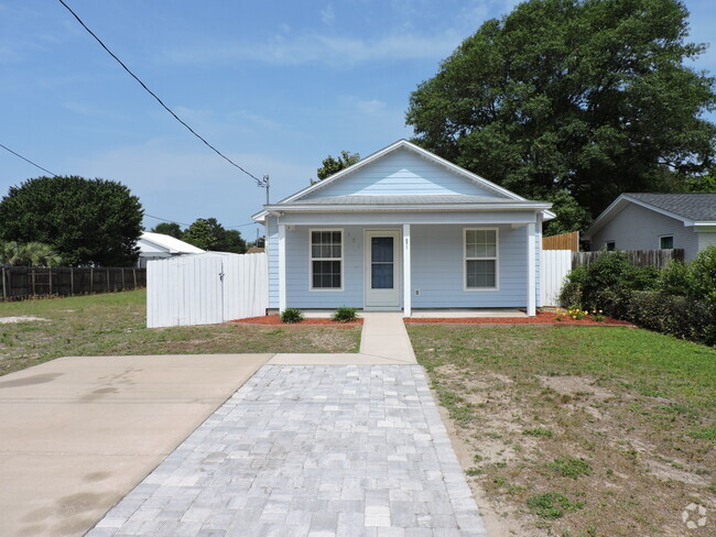 Building Photo - 121 Half Acre Ln