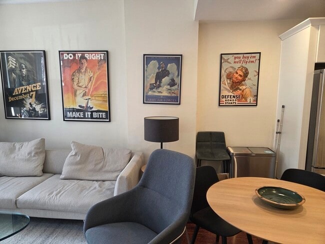 Building Photo - 107 Chandler St