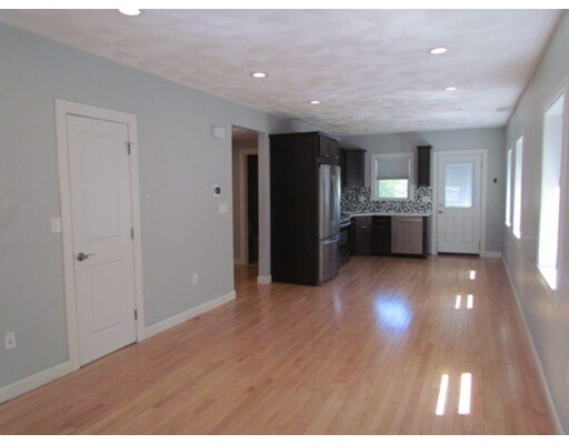Foto del edificio - 135-137 Hilldale Ave