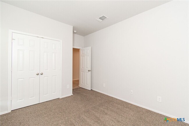 Building Photo - 2321 Aylesbury Dr