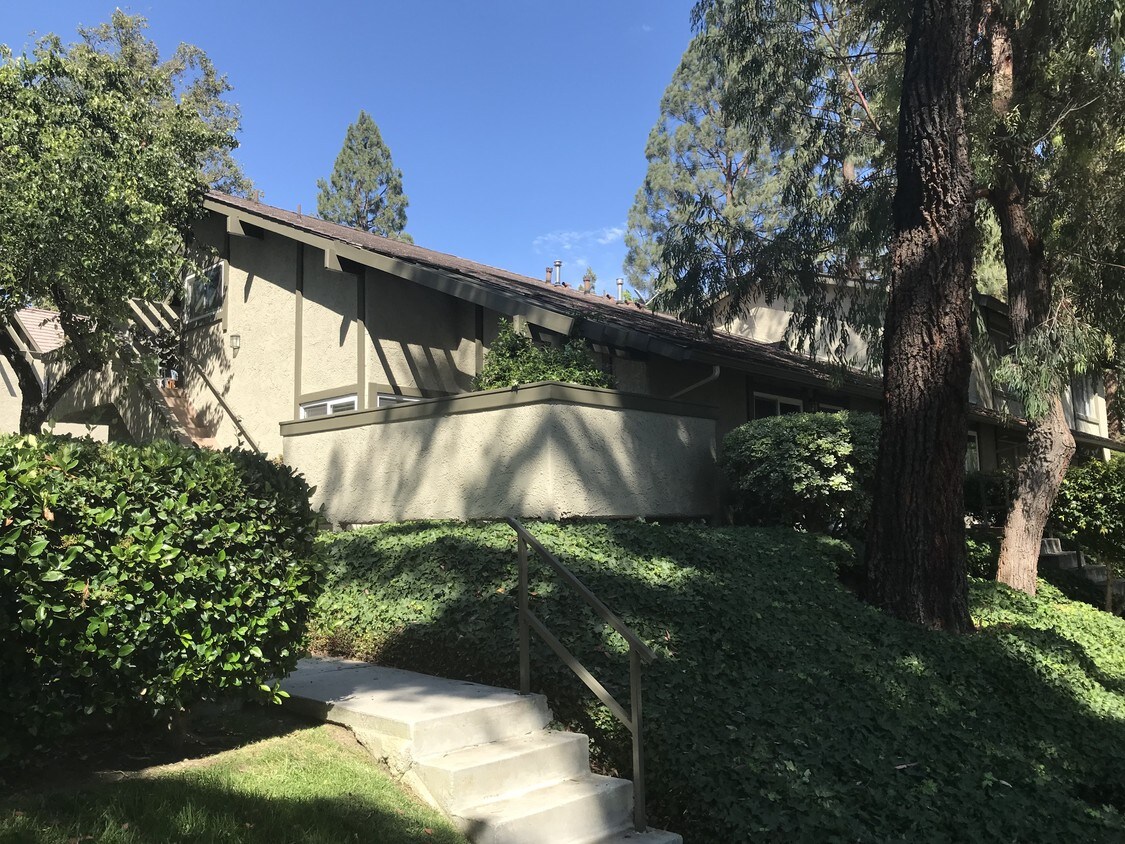 2597 La Paloma Cir, Thousand Oaks, CA 91360 Condo for Rent in