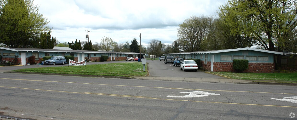 Primary Photo - Wedgewood Apartments
