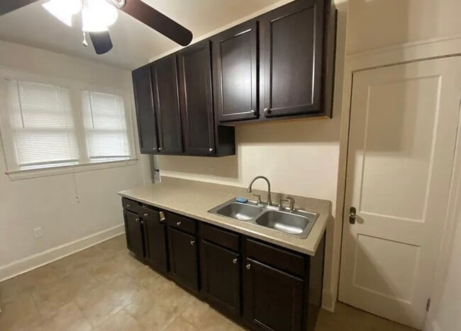 Building Photo - 2839 Saint Johns Ave