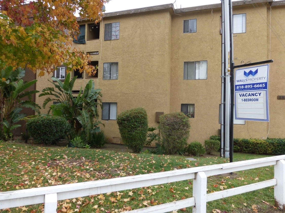 Primary Photo - 15500 Foothill Blvd