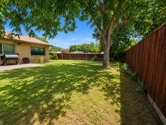 Foto del edificio - 3401 Livingston Ln