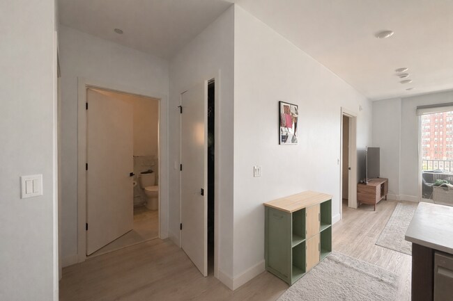 Foto del edificio - 948 W Sunnyside Ave