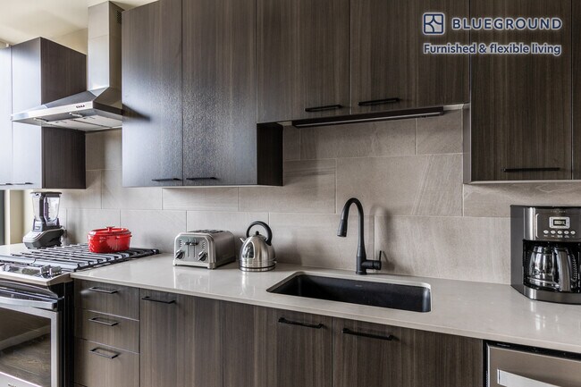 Foto del edificio - 939 W Washington Blvd