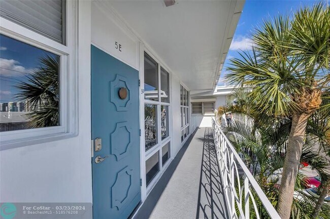 Building Photo - 2717 Yacht Club Blvd