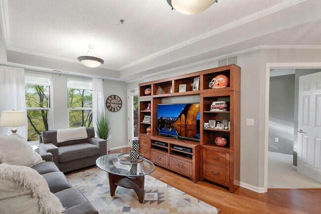 Foto del edificio - 645 N 1st St