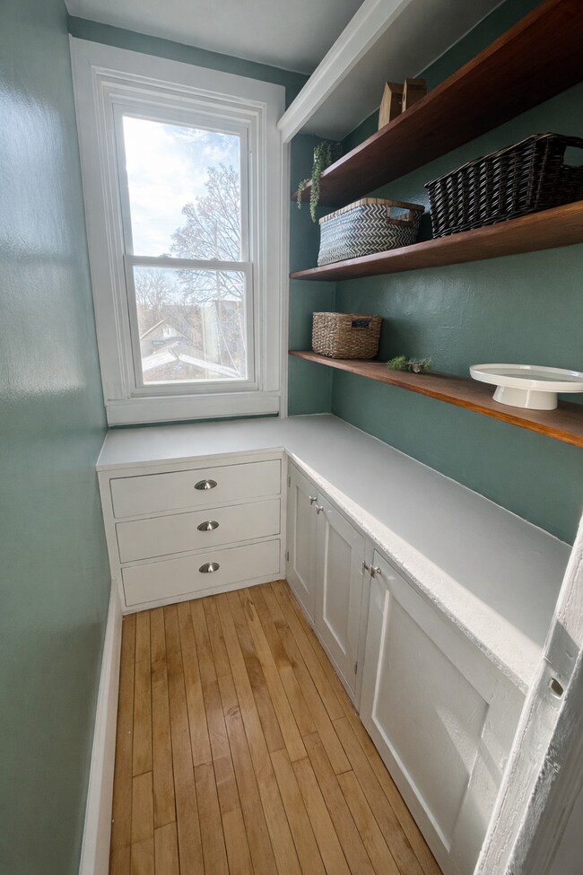 Foto del edificio - 439-441 E Dover St