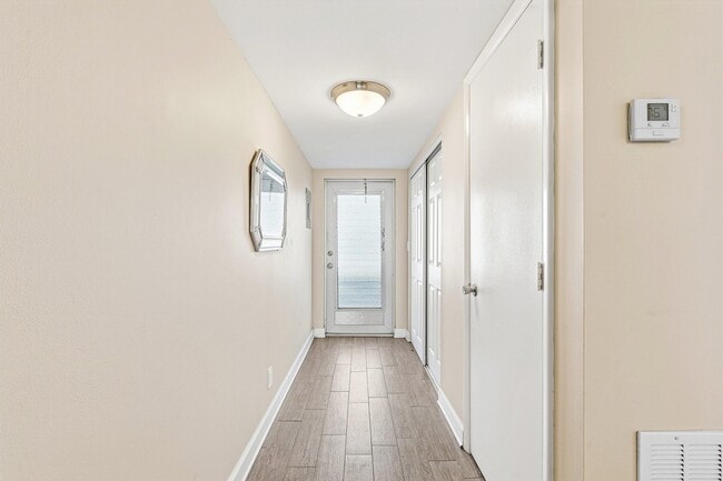 Building Photo - 2440 SW 22nd Ave