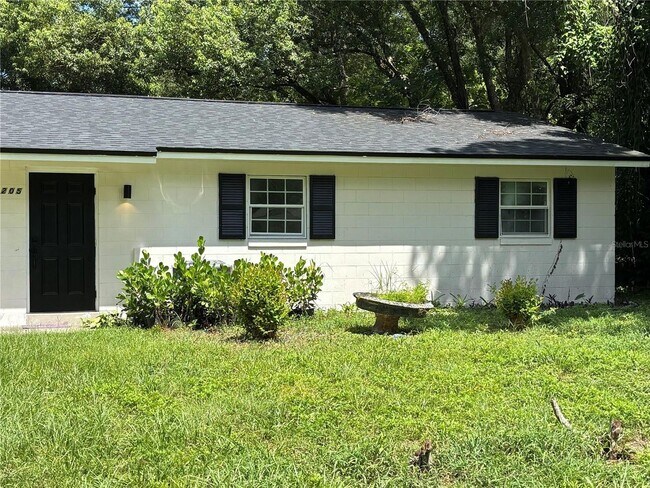 Building Photo - 205 S Chandler Ave