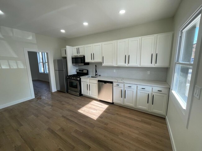 Large Eat-in Kitchen - 1440 W 36th St