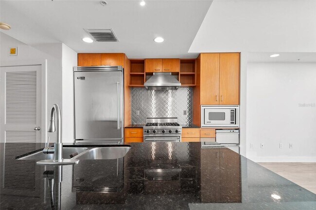Building Photo - DOWNTOWN TAMPA CONDO!!