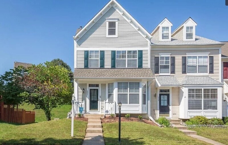 3947 Hartlake St, Woodbridge, VA 22192 Townhome Rentals in Woodbridge